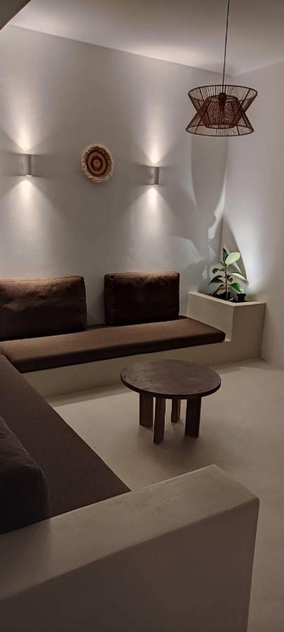Lejardin Suites Santorini Pýrgos Екстериор снимка