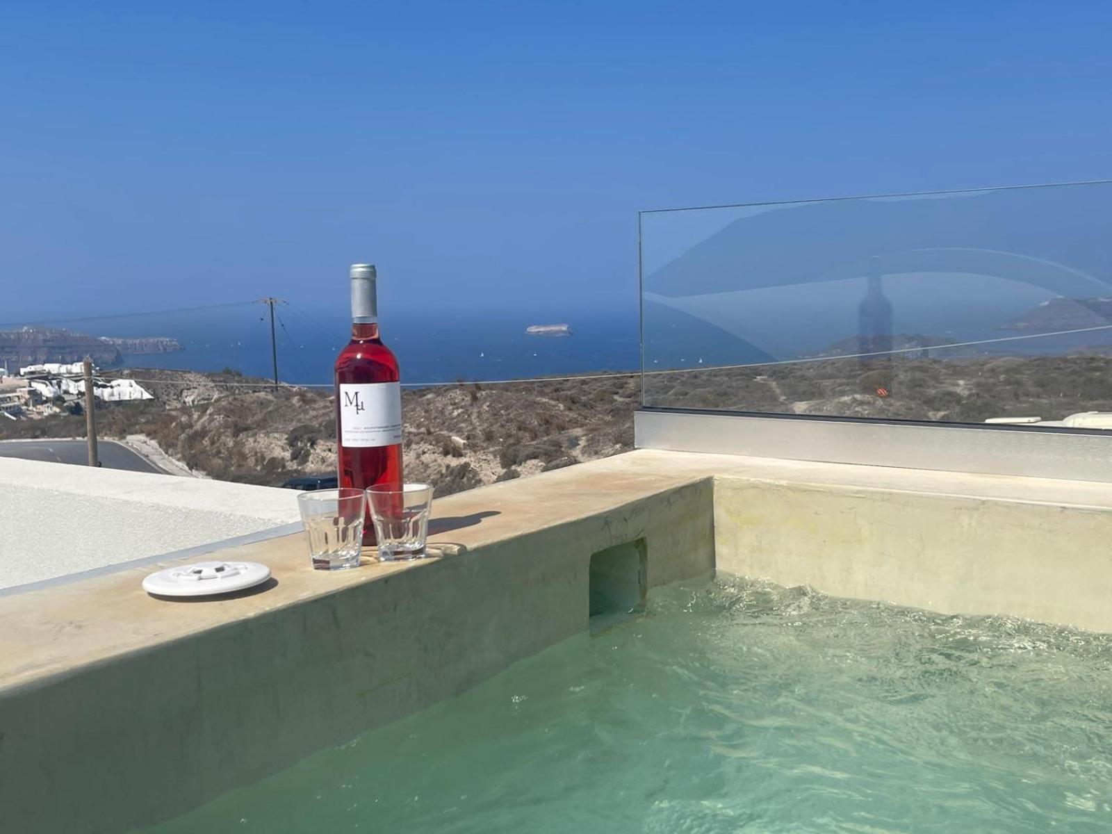 Lejardin Suites Santorini Pýrgos Екстериор снимка